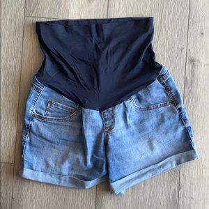 Maternity shorts